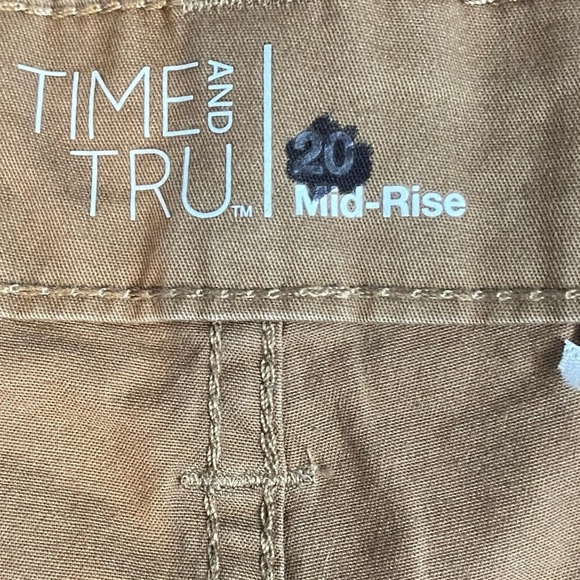 Time and Tru Women's plus size 20 Belted Shorts Tan Pockets Summer Cargo Beach - Picture 5 of 5